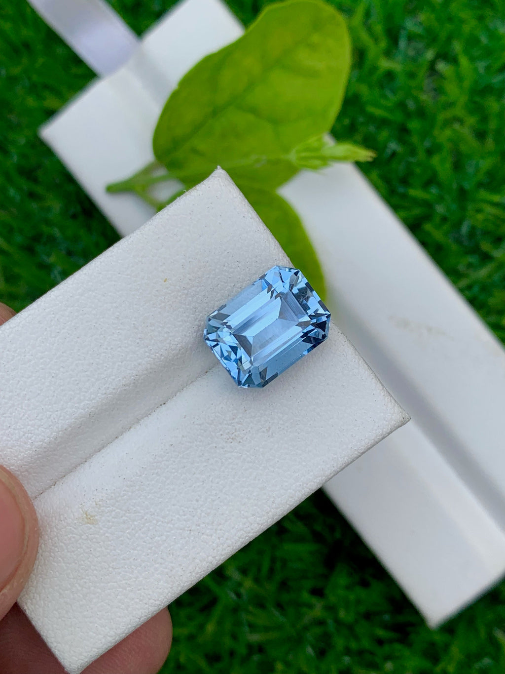 Santa Maria Blue Aquamarine Gemstone: Emerald Cut, 6.00 CT Loose Stone