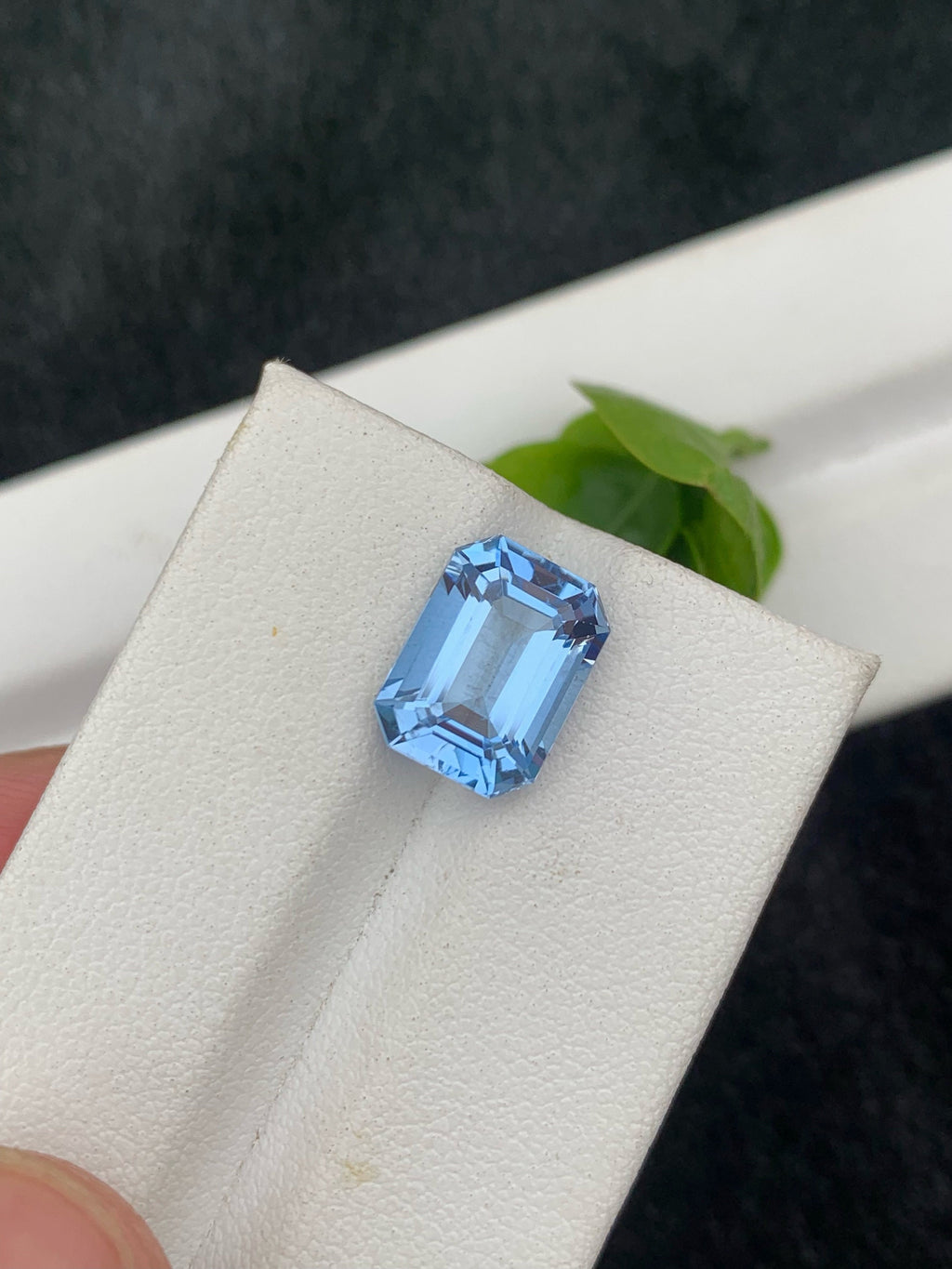 Santa Maria Aquamarine Gemstone: Emerald Cut, 3.90 CT Loose Blue Beryl