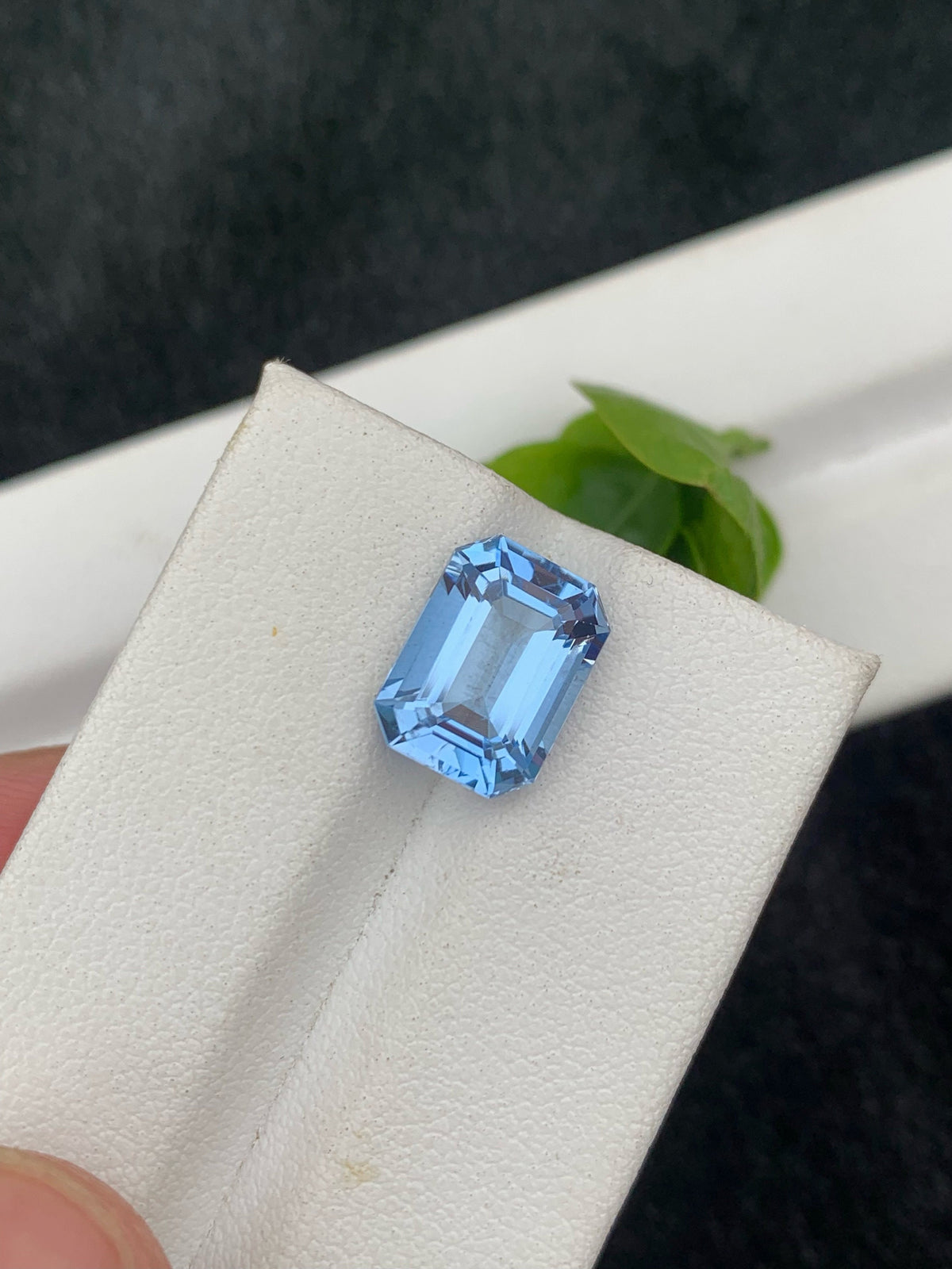Santa Maria Aquamarine Gemstone: Emerald Cut, 3.90 CT Loose Blue Beryl