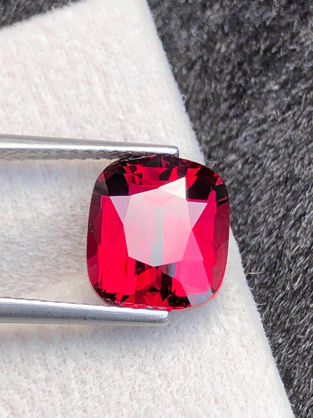 Tanga Mine Rhodolite Garnet 4.81ct Cushion Cut – Raspberry-Tone Tanzanian Gemstone