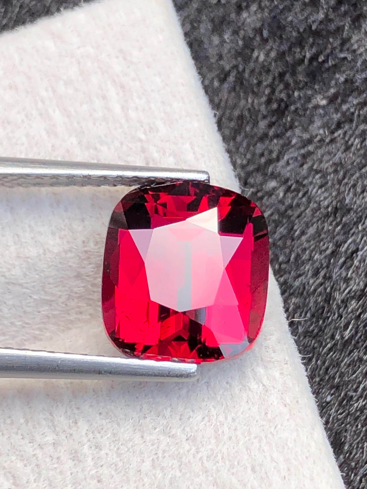 Tanga Mine Rhodolite Garnet 4.81ct Cushion Cut – Raspberry-Tone Tanzanian Gemstone