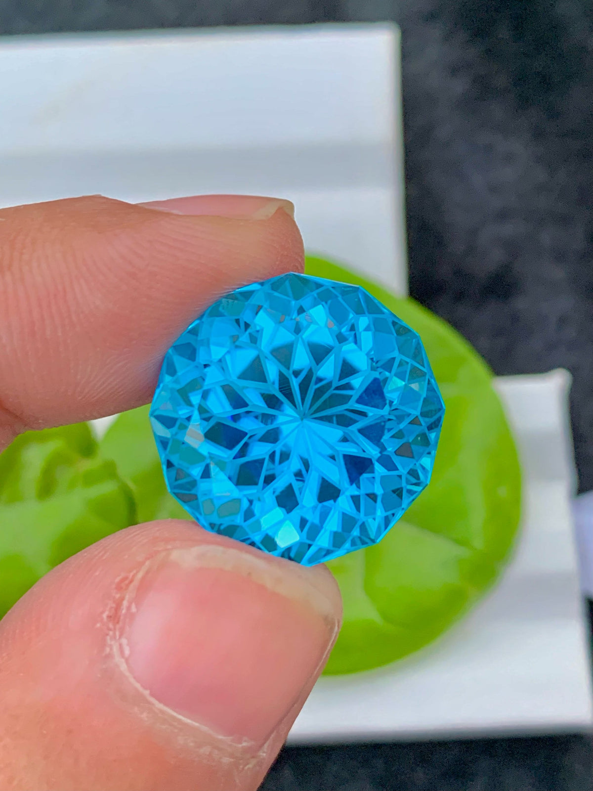 30.25 CT Swiss Blue Topaz Gemstone: Round Faceted Cut Stone