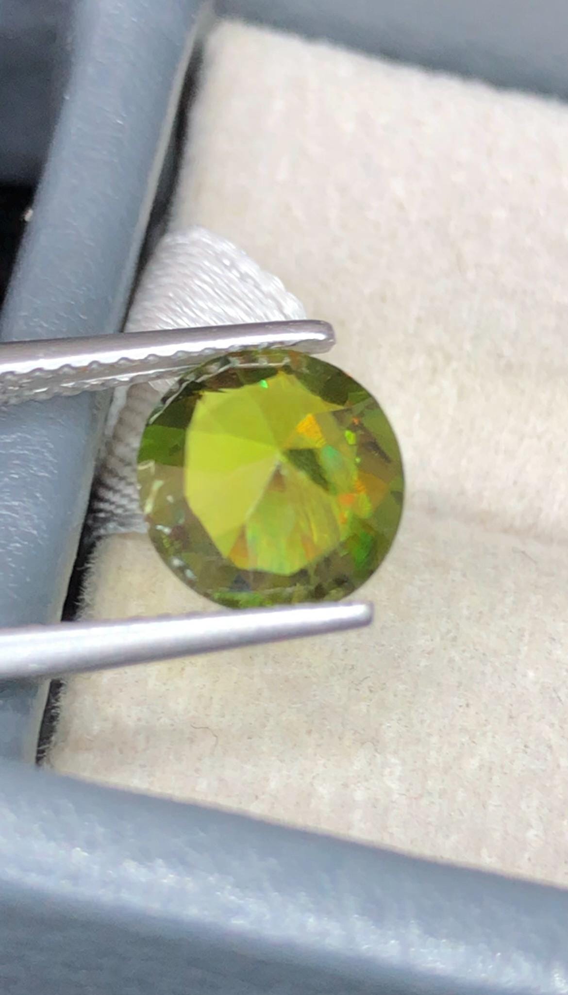 Chrome Green Sphene 2ct Round Cut From Madagascar