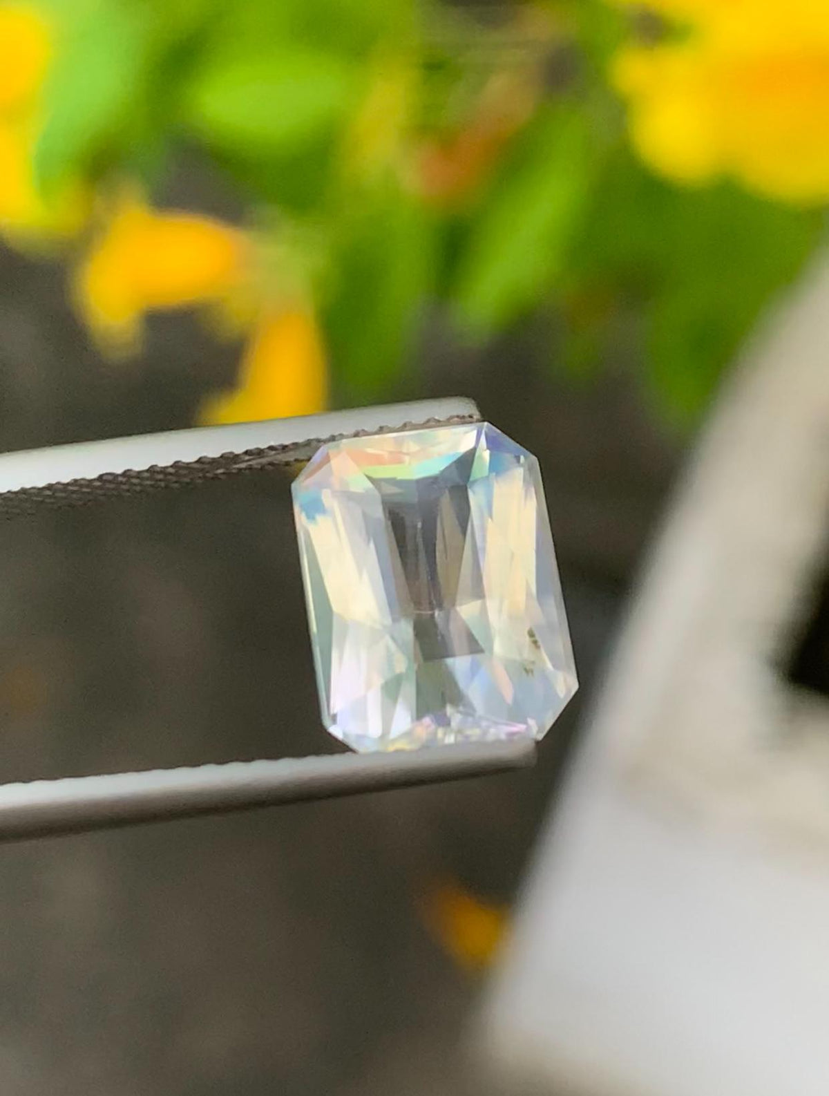 Rainbow Moonstone Gemstone: 3.50 Carat Oval Cut Blue Flash