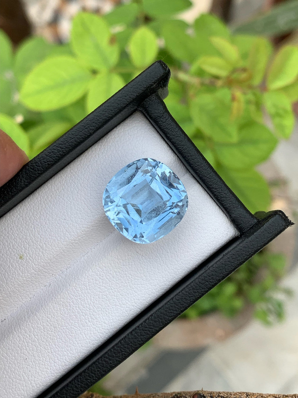 Santa Maria Aquamarine Beryl Gemstone: 17.75 Carat Cushion Cut