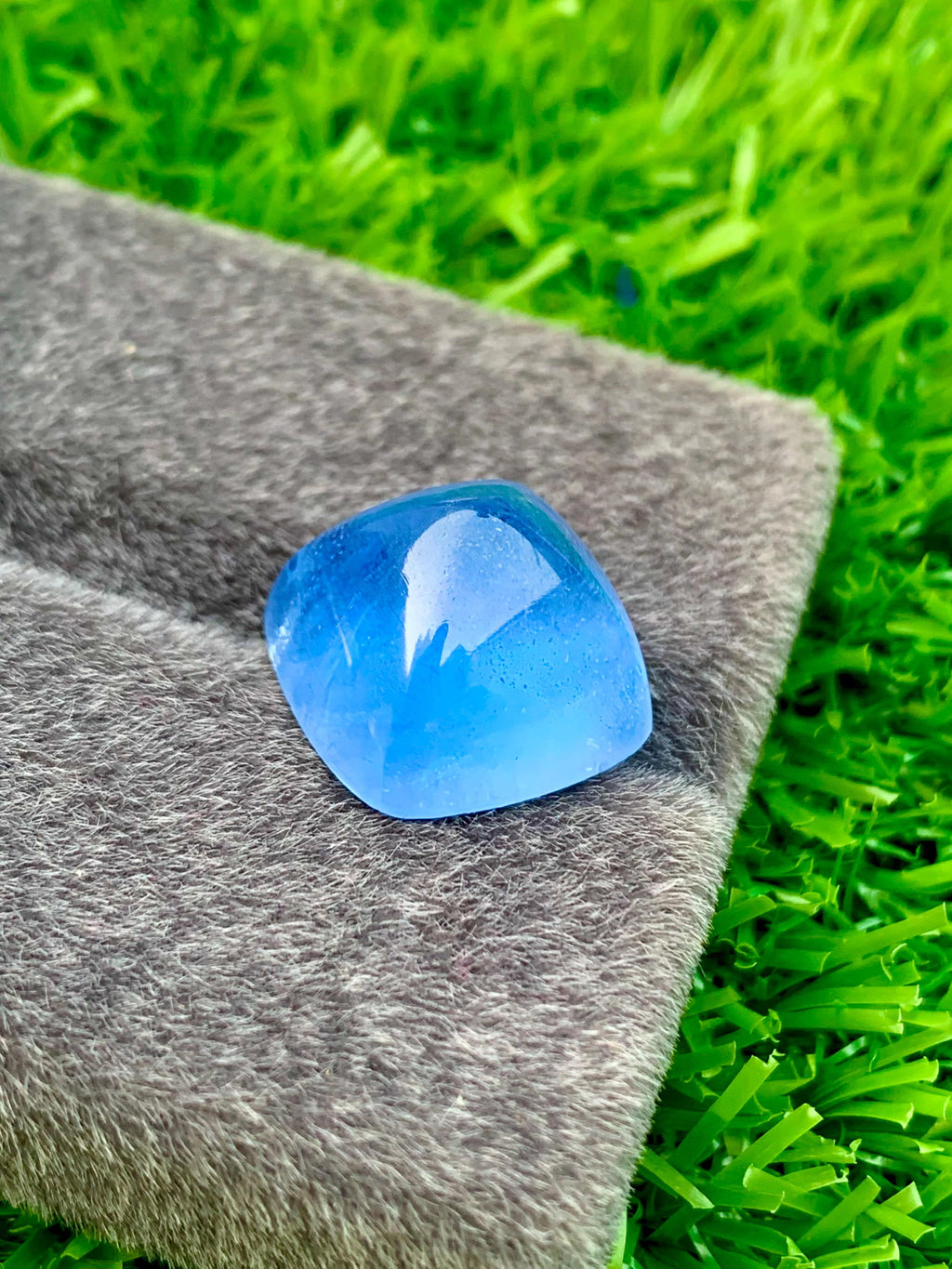 Santa Maria Blue Aquamarine Cabochon: 19 CT Oval Gemstone