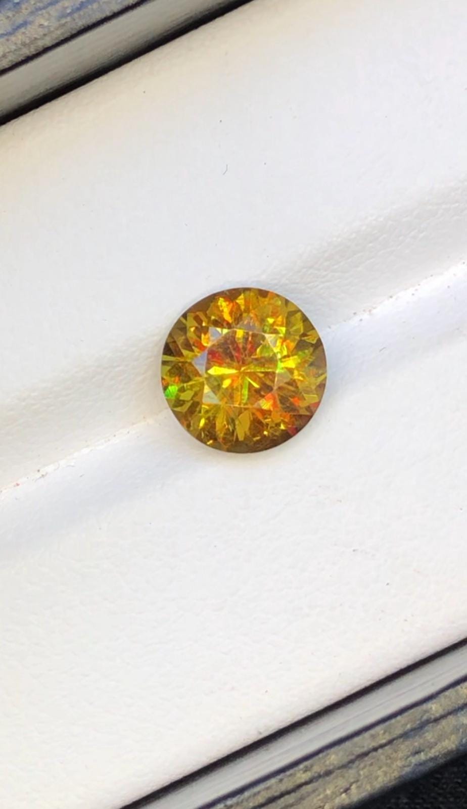 Natural Fire Sphene Gemstone: 2.90 CT Round Cut Titanite