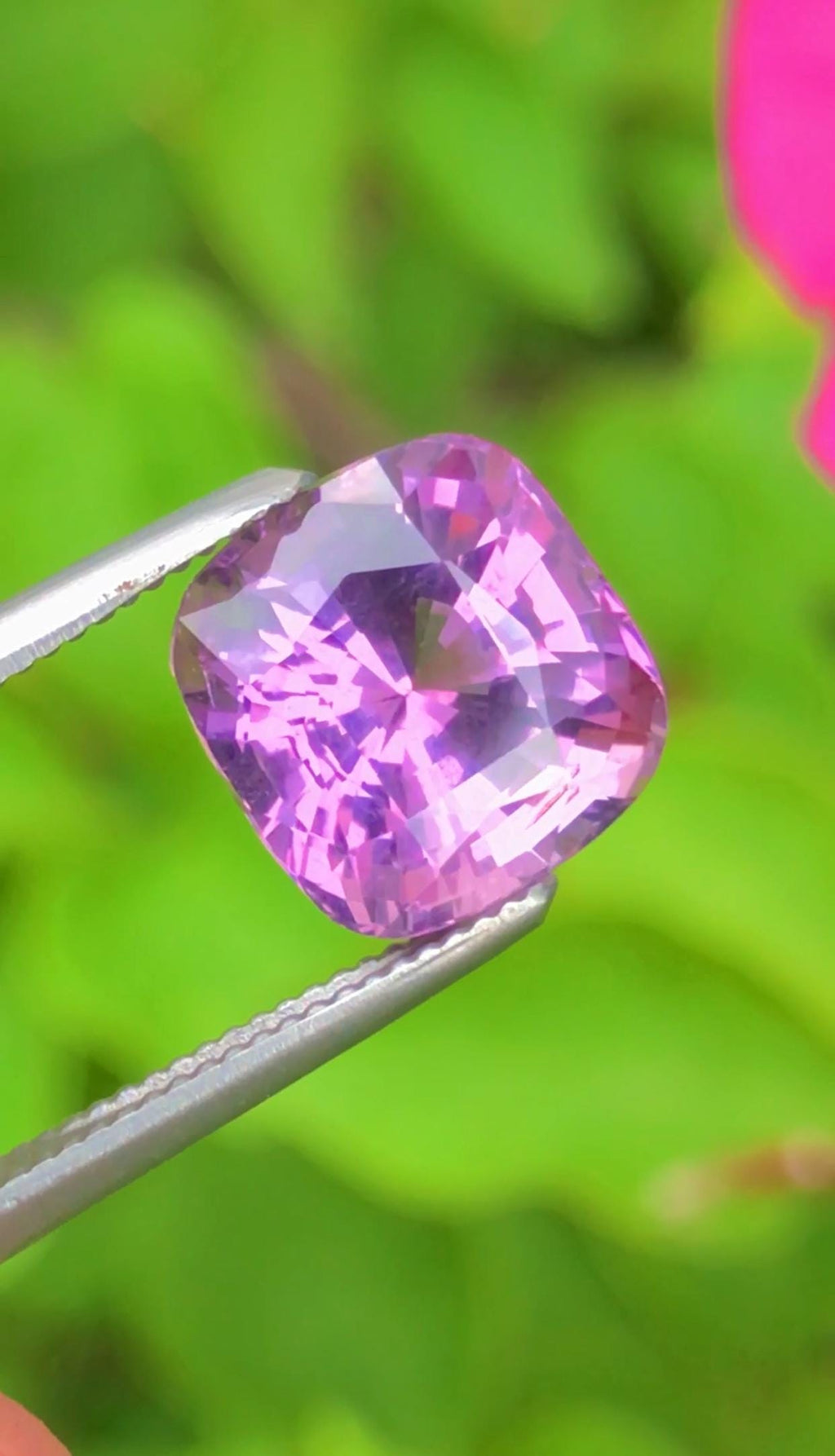 Presenting an extraordinary Certified Violet Spinel beauty.