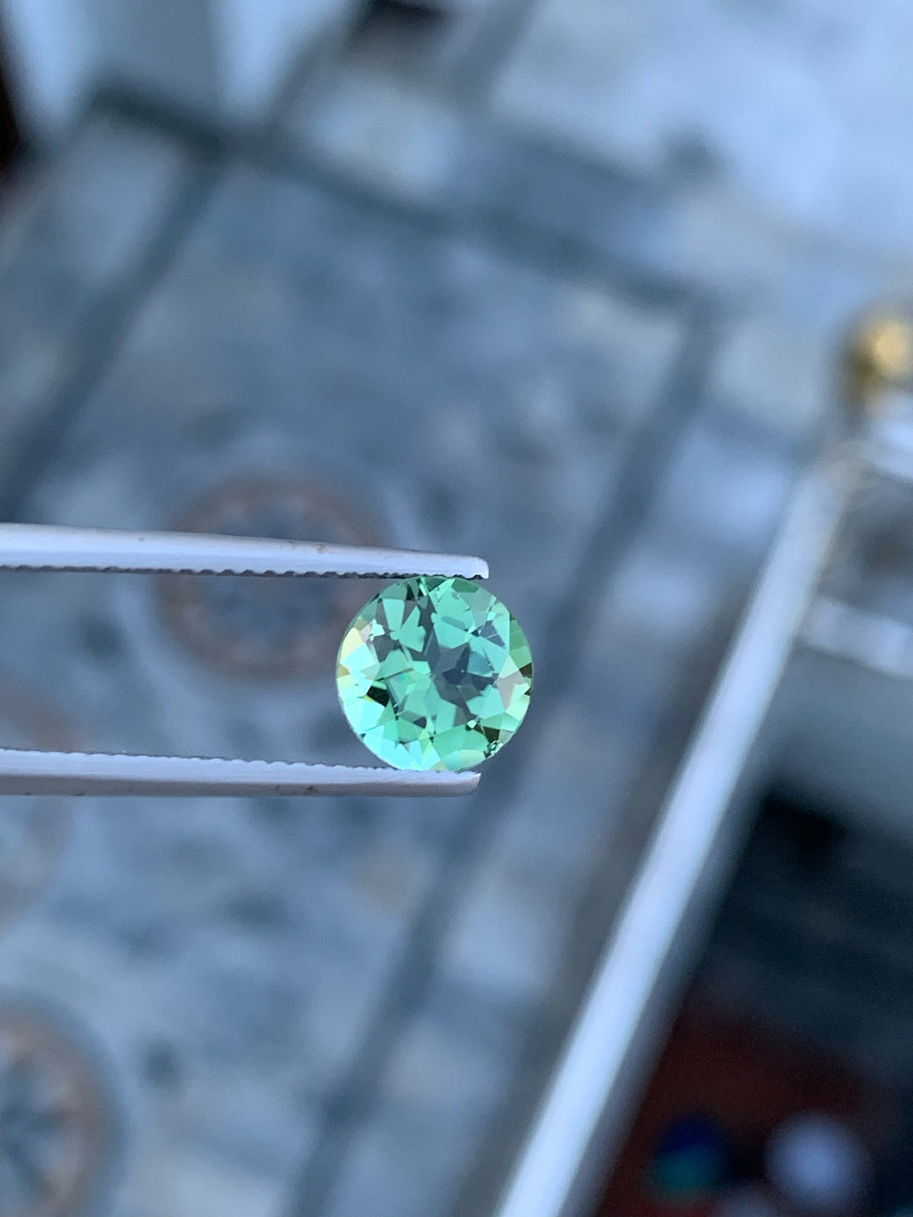 Seafoam Green Tourmaline Gemstone: Round Cut, 2.00 Carat