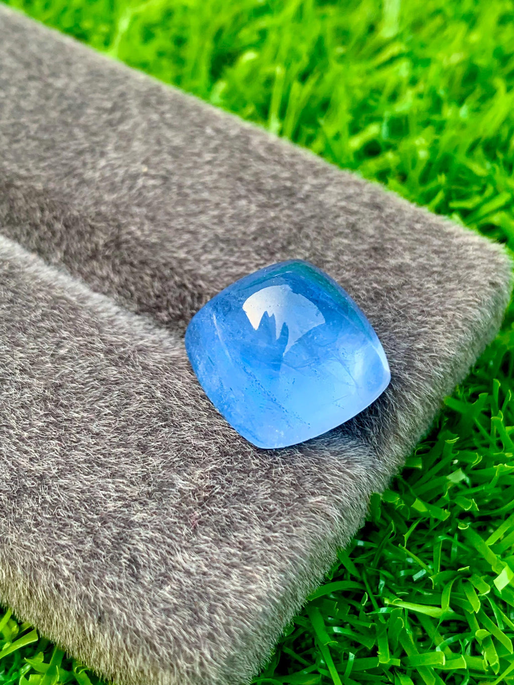 Santa Maria Blue Aquamarine Cabochon: 19 CT Oval Gemstone