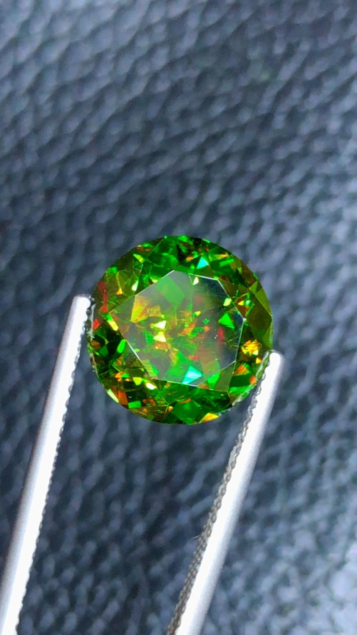 Chrome Sphene 5.85ct Round Cut Loose Gemstone from Pakistan
