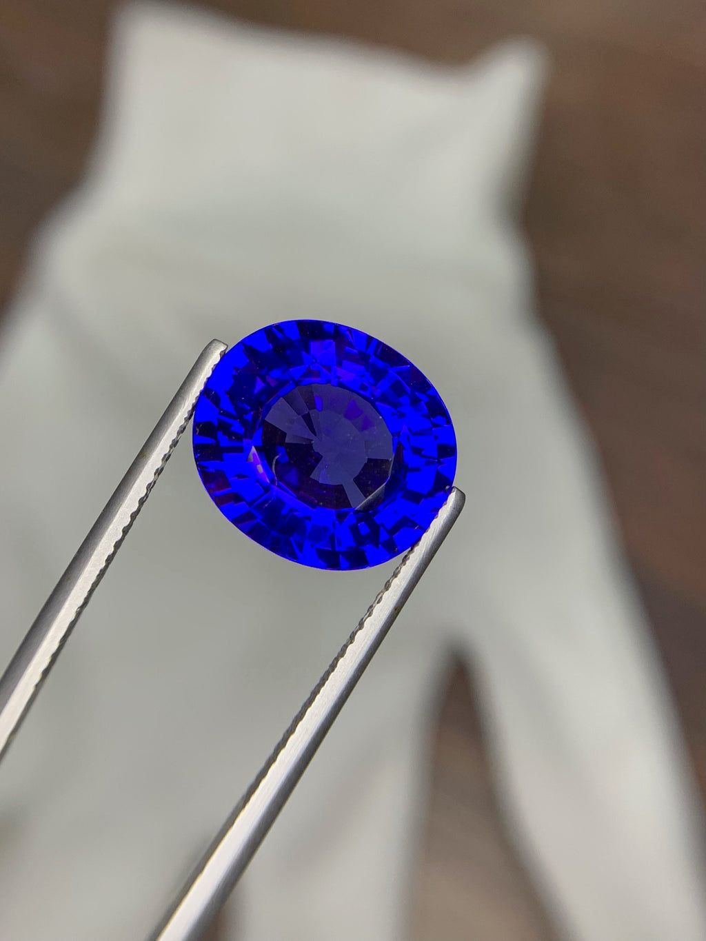 Oval Tanzanite Gemstone: 10.05 Carat Certified Loose Stone