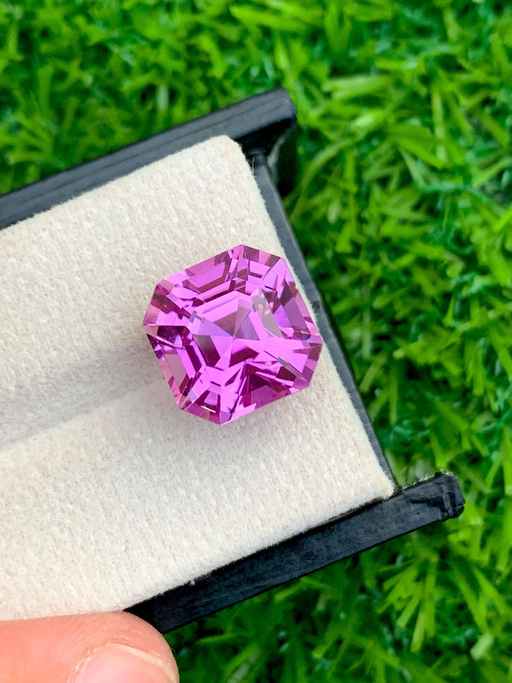 Purplish Pink Kunzite Gemstone: 13.40 CT Faceted Ascher Cut