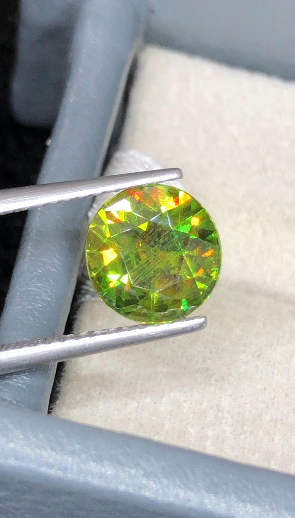 Chrome Green Sphene 2ct Round Cut From Madagascar