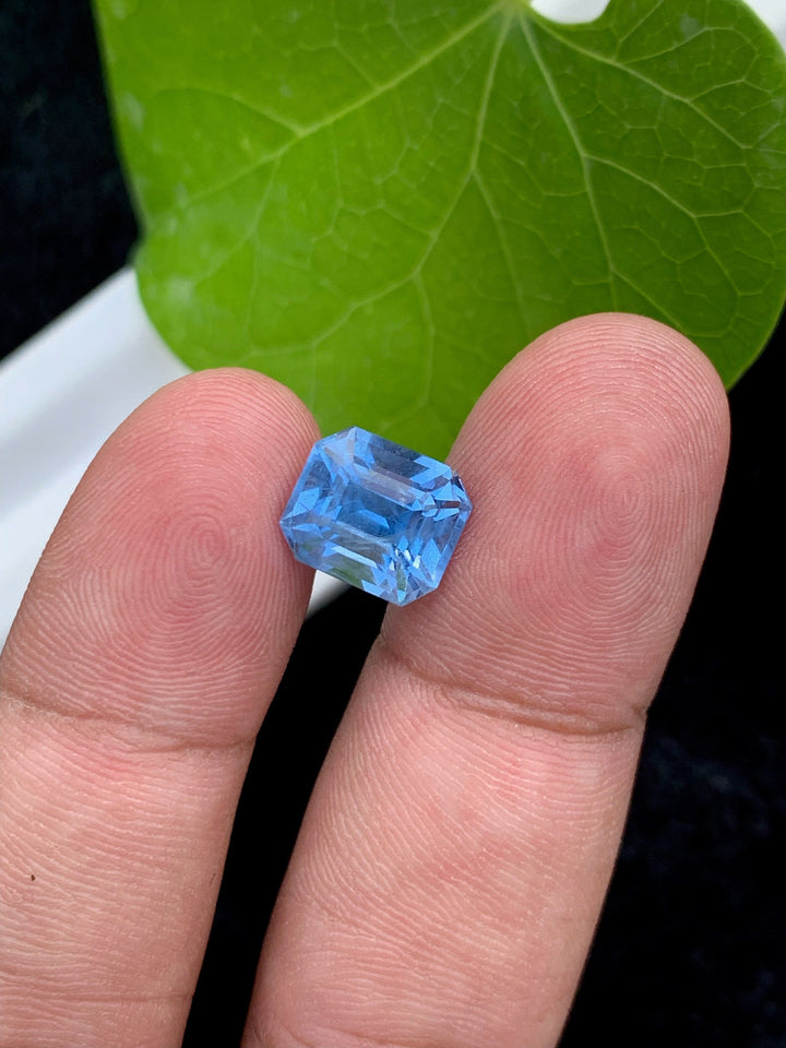 Santa Maria Aquamarine Gemstone: Deep Blue Emerald Cut, 4.00 CT