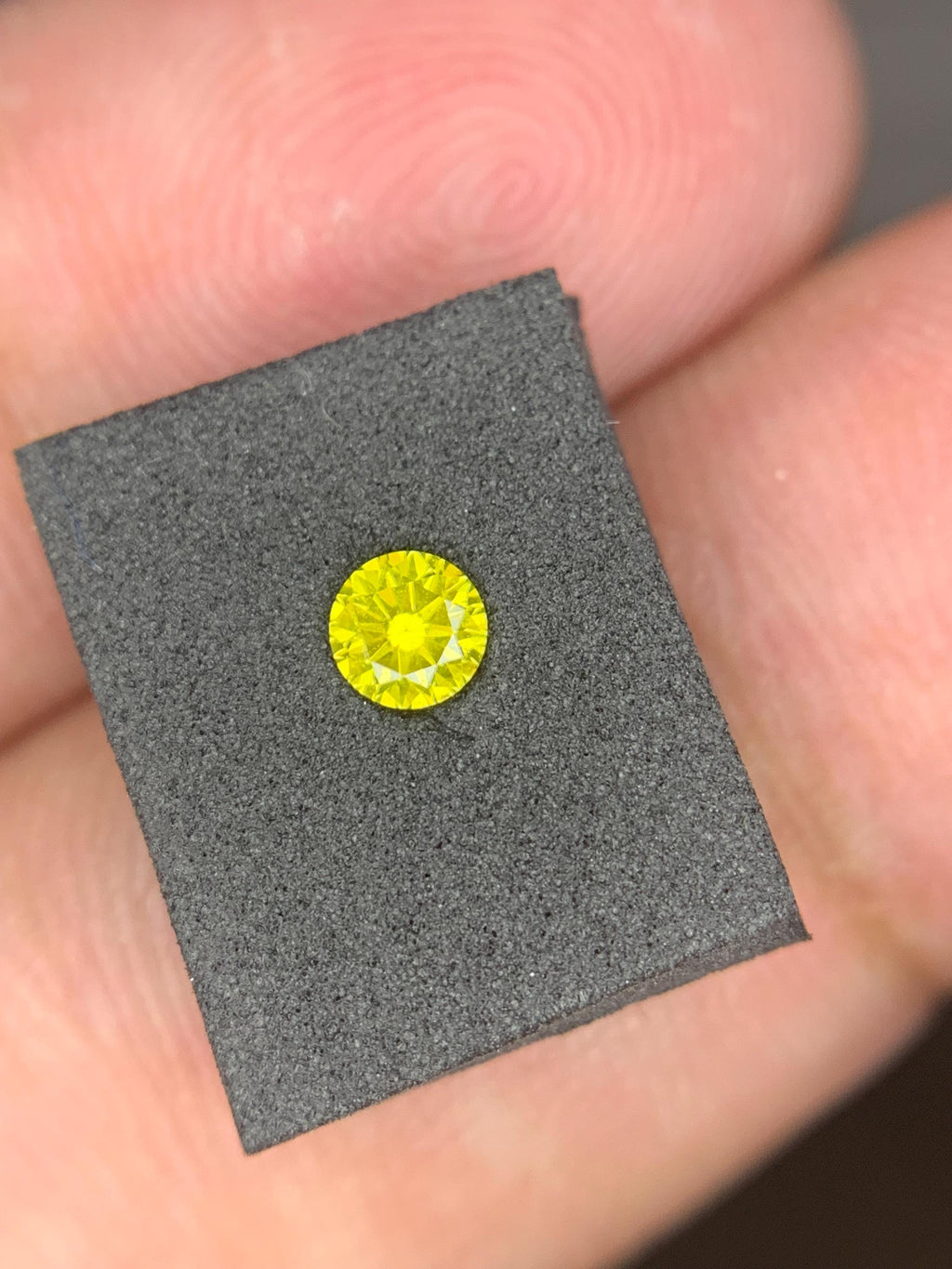 Yellow Diamond: 0.13 ct Round Cut Gemstone