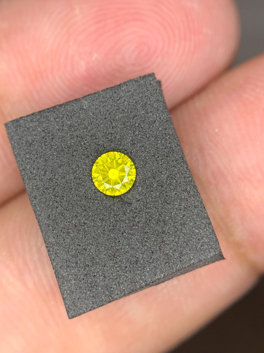 Yellow Diamond: 0.13 ct Round Cut Gemstone