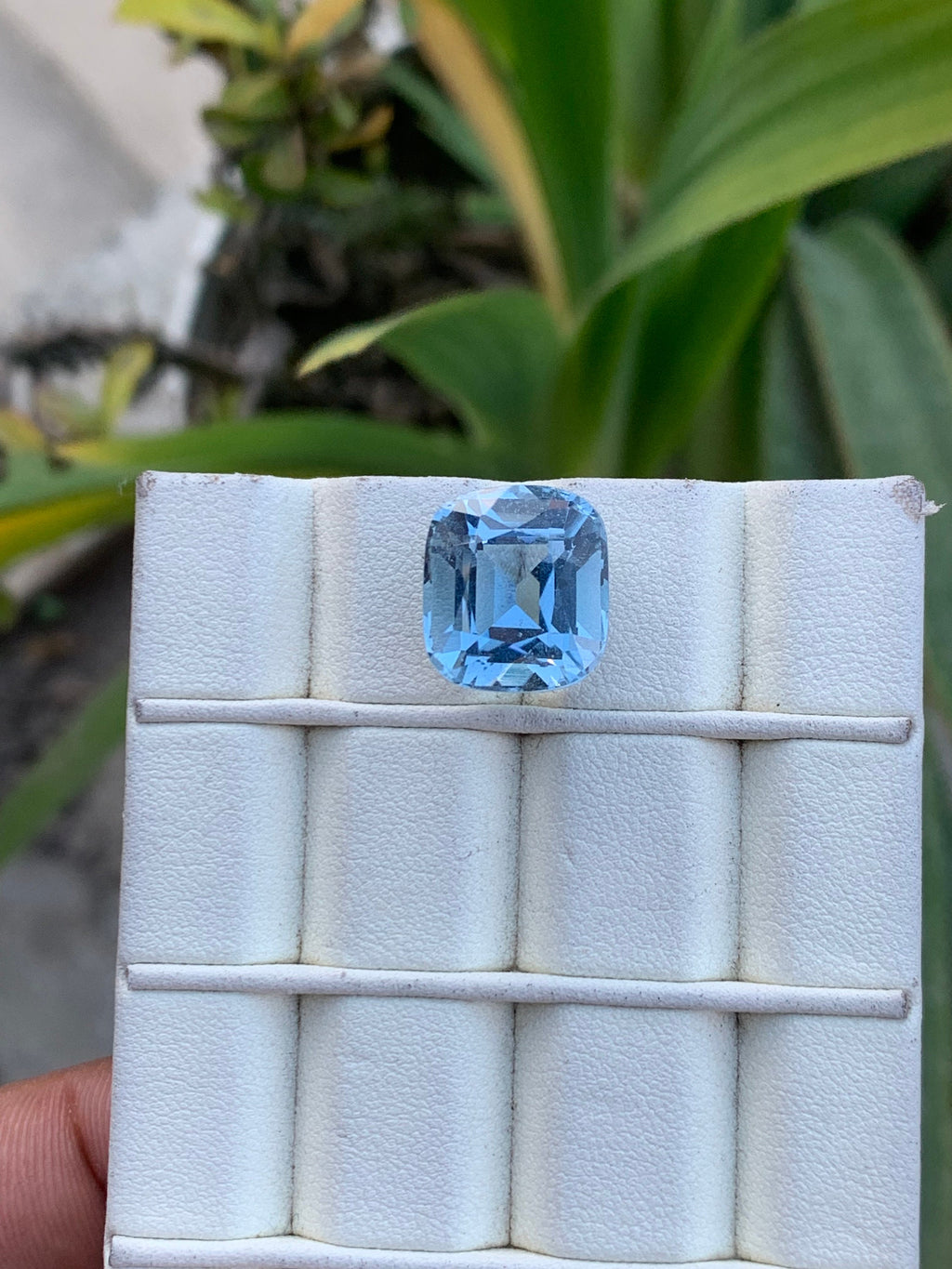Santa Maria Aquamarine Gemstone: 12.80 ct Cushion Cut Blue Beryl