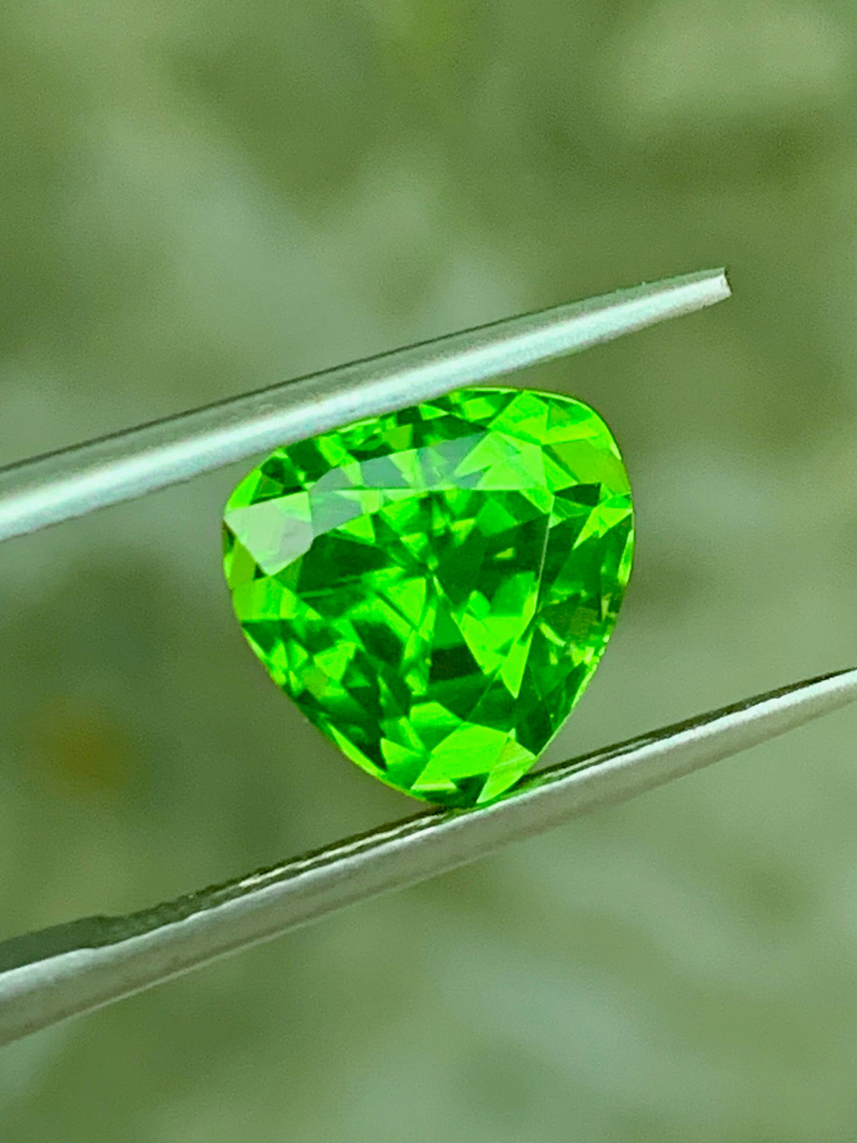 Trillion Cut Green Peridot Gemstone: Natural August Birthstone, 3.30 Cts
