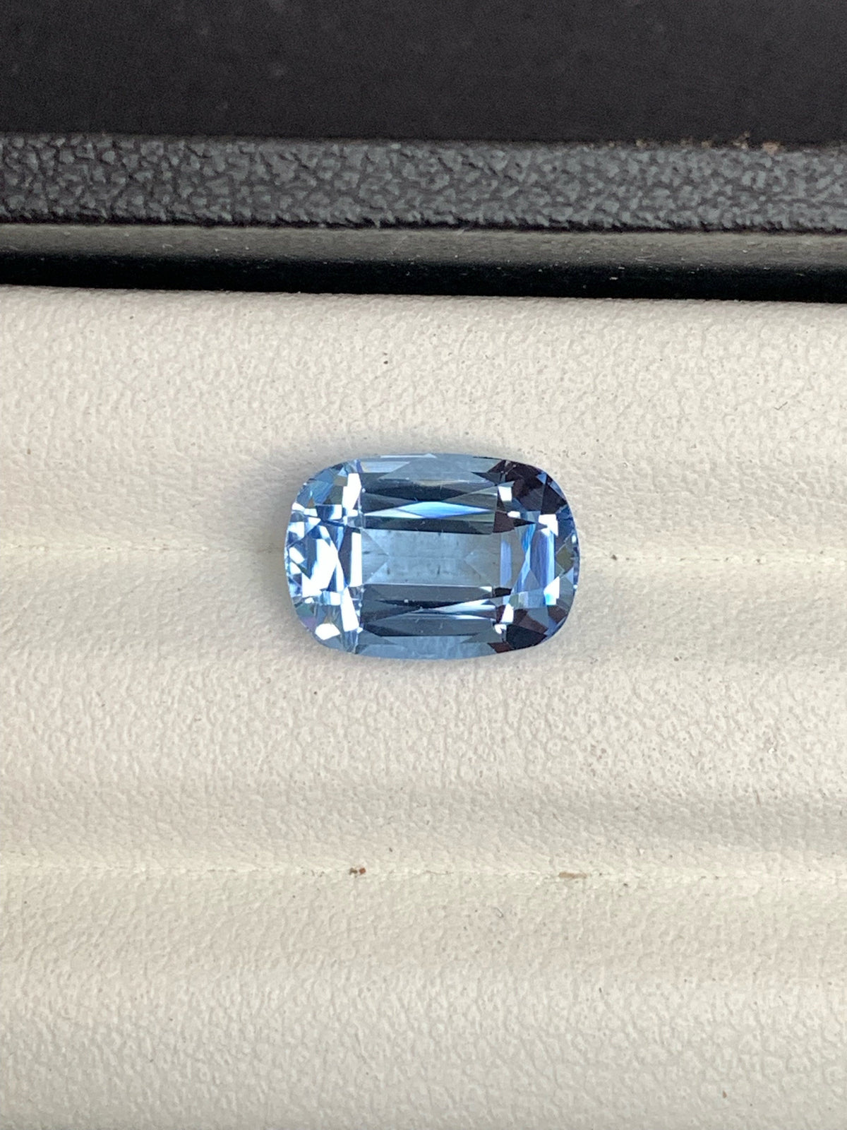 Santa Maria Blue Aquamarine Gemstone: Cushion Cut, 4.00 Carats