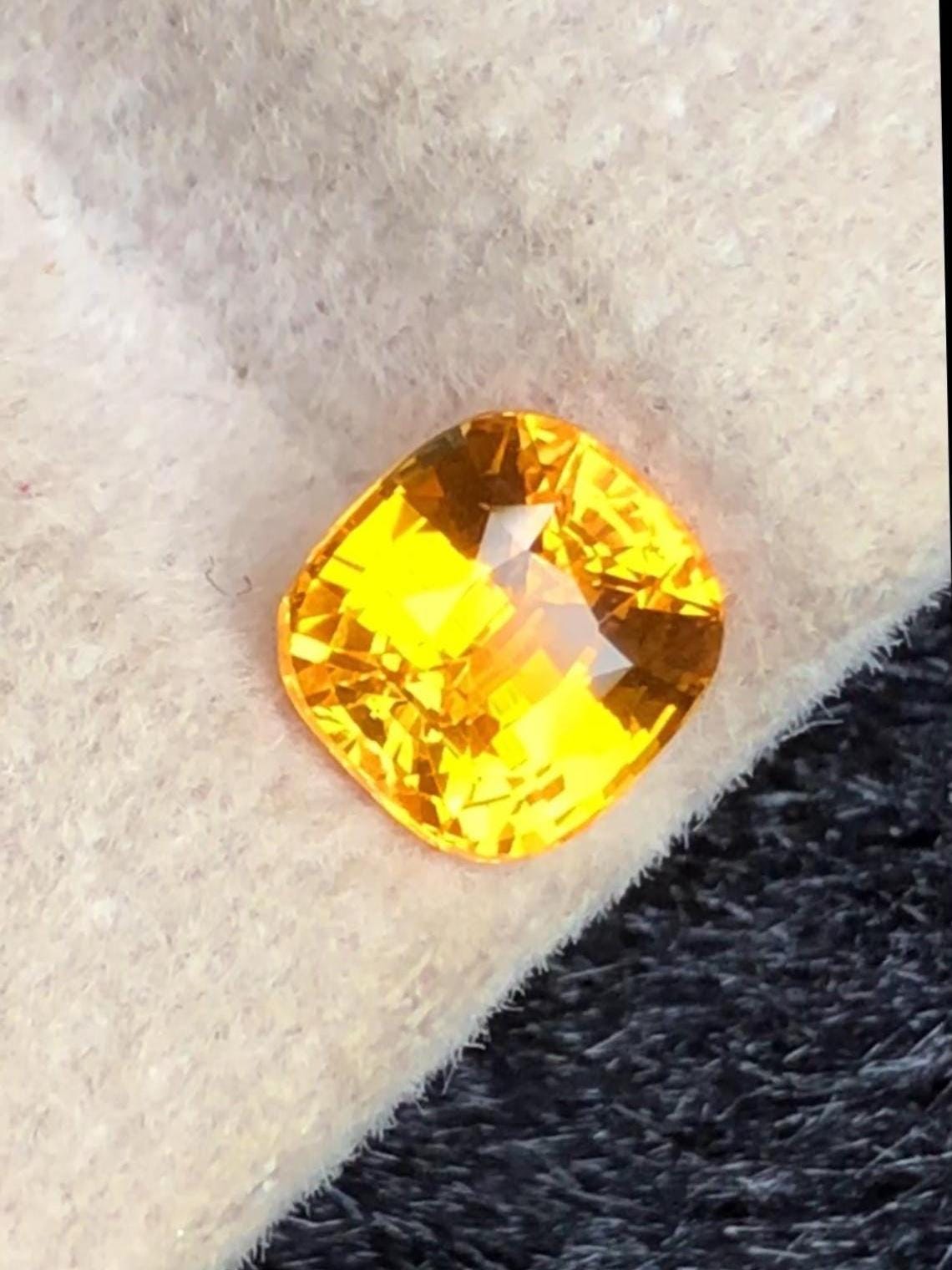 Yellow Sapphire 1.05ct Cushion Cut – Vibrant Gem from Sri Lanka