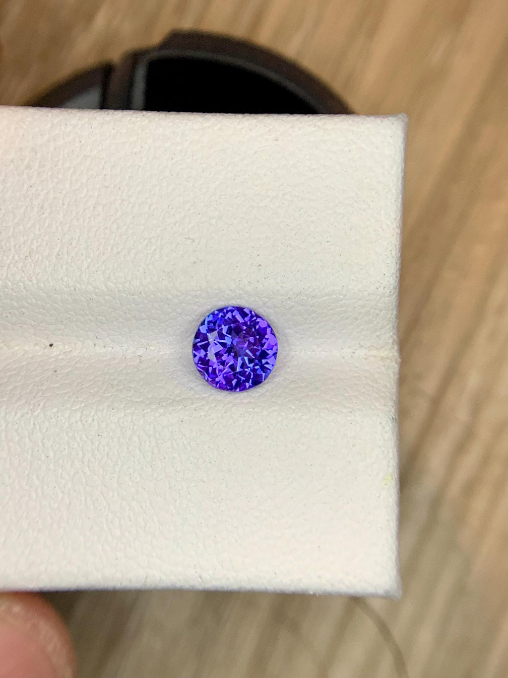 Certified 0.85 Carat Tanzanite: Violet-Blue Round Cut Loose Gemstone