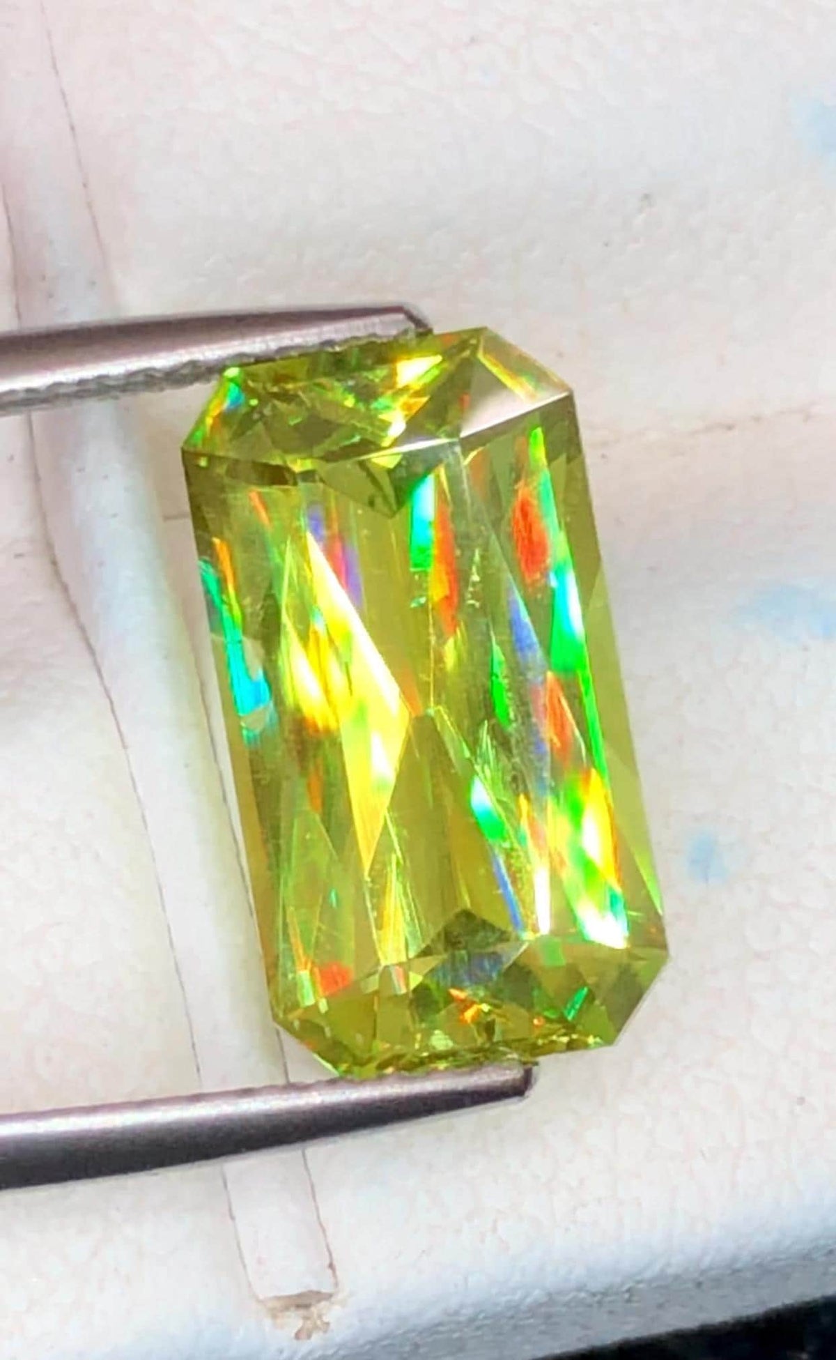 Natural Apple Green Sphene Gemstone – Fancy Cut, 3.90 Carats (Madagascar)