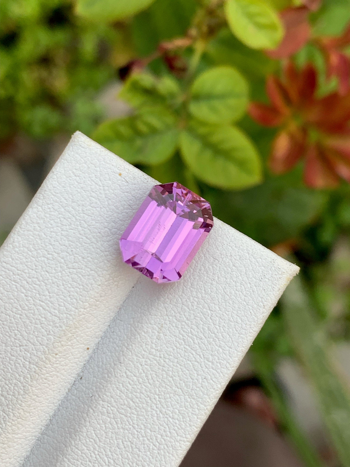 Lilac Pink Kunzite Gemstone: Emerald Cut, 7.00 CT