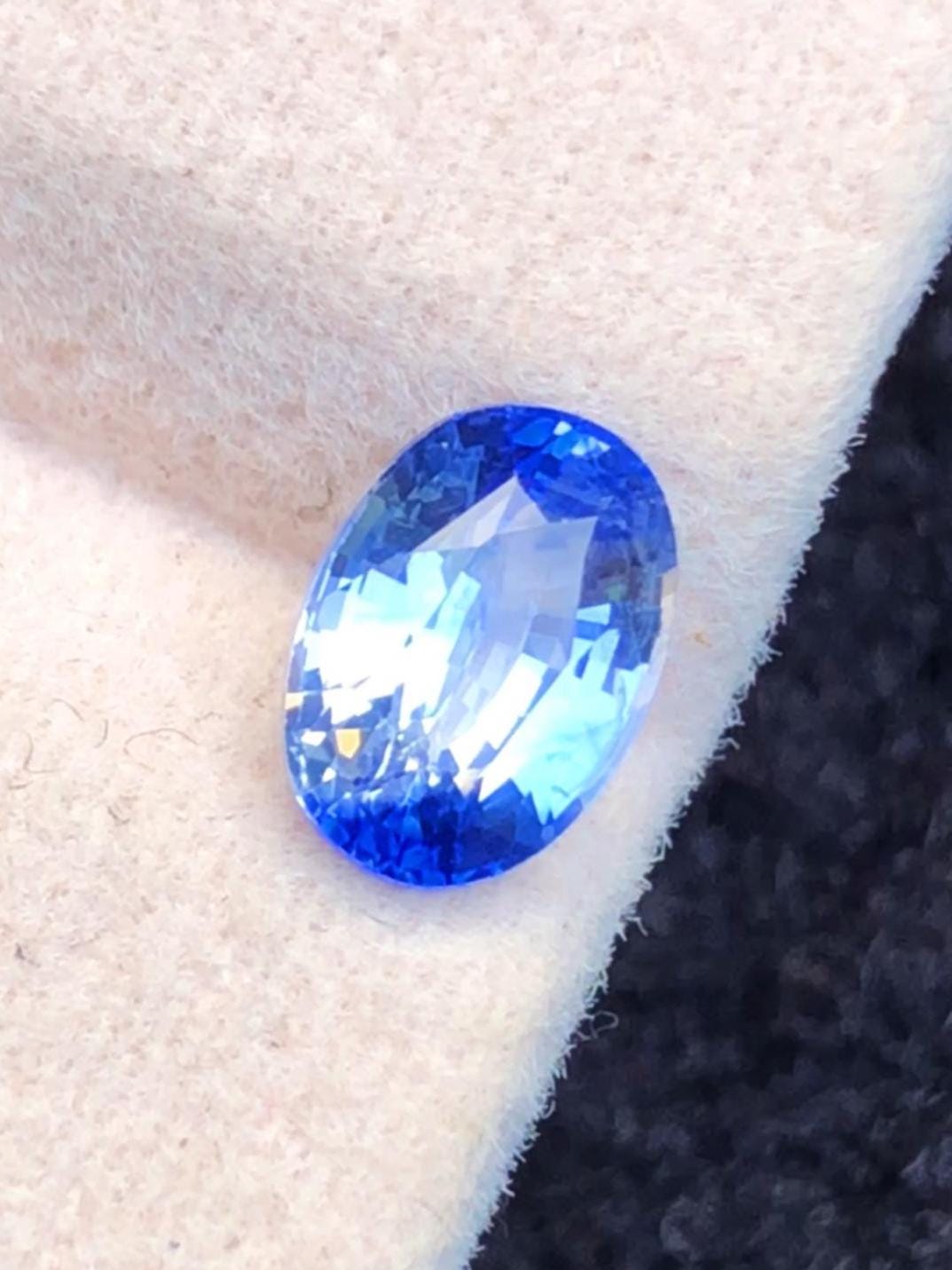 Blue Bi-Color Sapphire 0.93ct Oval Cut Sri Lanka