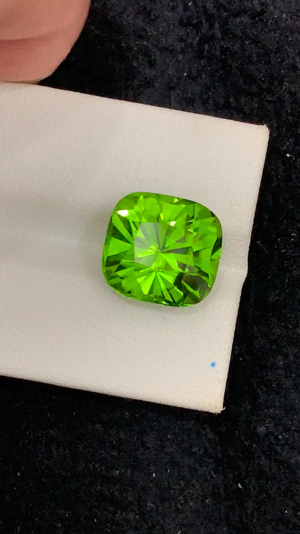 10 Carat Olive Green Peridot Gemstone: Cushion Cut, VVS Clarity