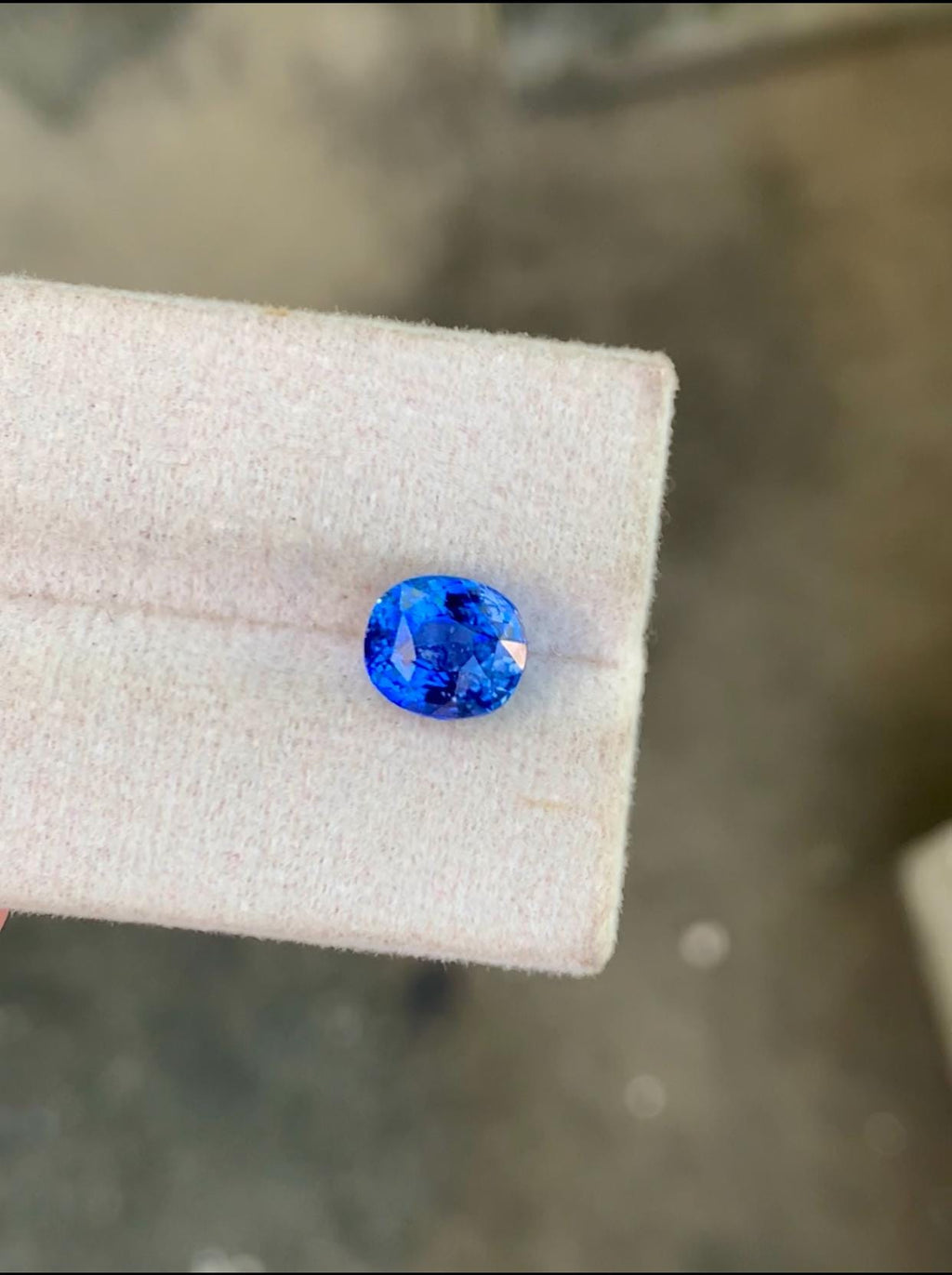 3.13 Carat Oval Blue Sapphire: Sri Lanka Gemstone for Ring (9x7mm)