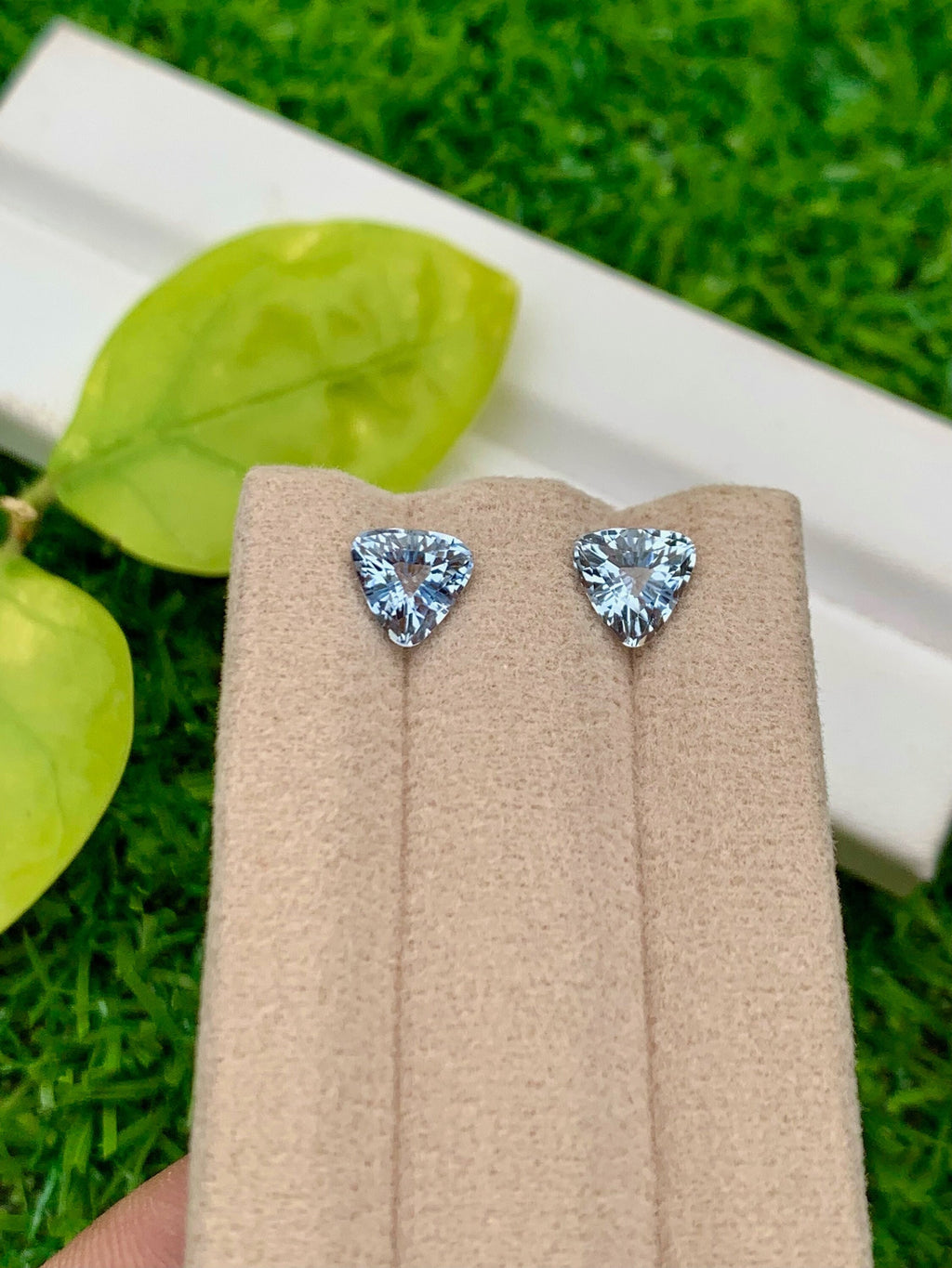 Santa Maria Blue Aquamarine Gemstone Pair: Trillion Cut, 1.90 CT