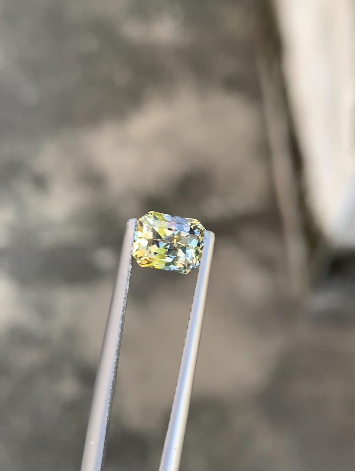 Bi-Color Sapphire Gemstone: 2.10 ct Natural Corundum, Faceted Jewelry Stone