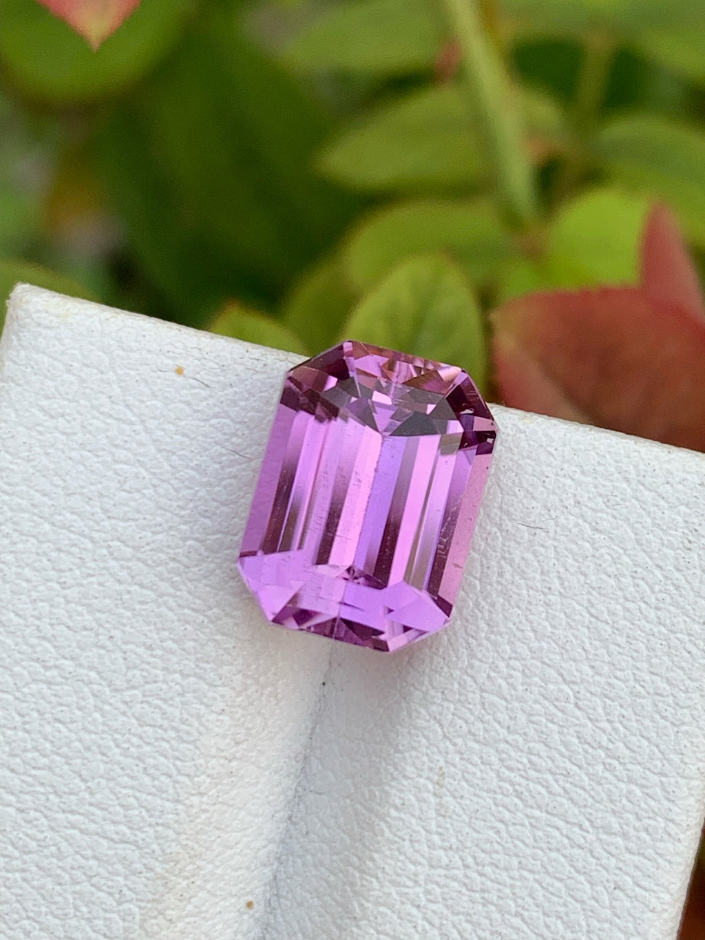 Lilac Pink Kunzite Gemstone: Emerald Cut, 7.00 CT