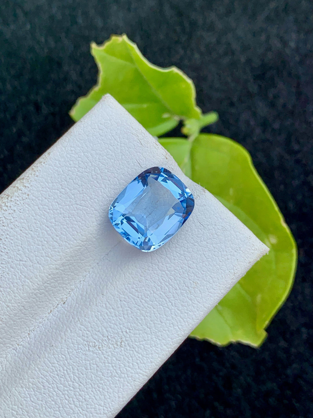 Santa Maria Aquamarine Gemstone: 4.55 CT Deep Blue Cushion Cut