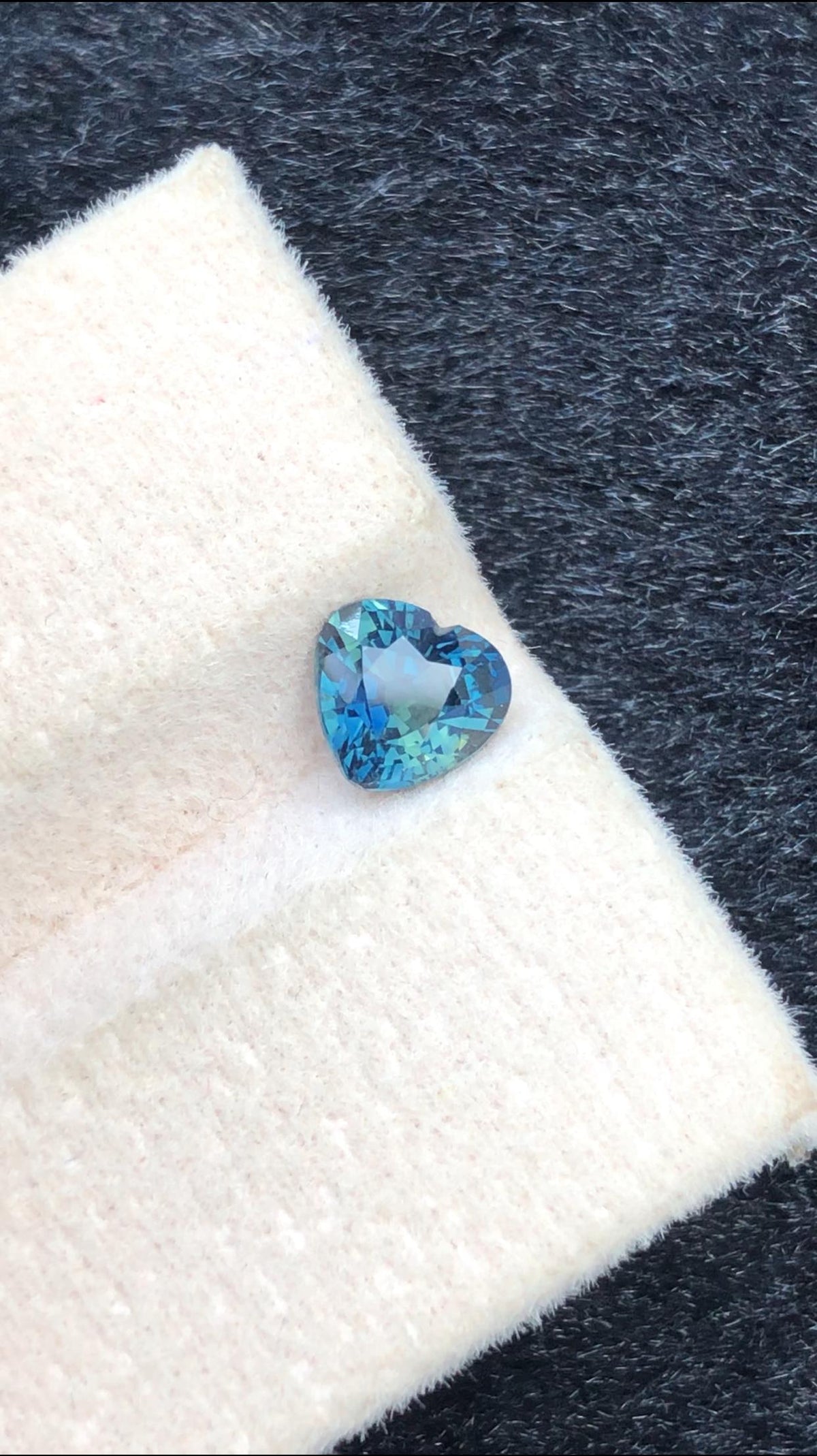 Parti Sapphire 1 Carat Heart Cut – 5.90x5.40x3.80mm Loose Gemstone