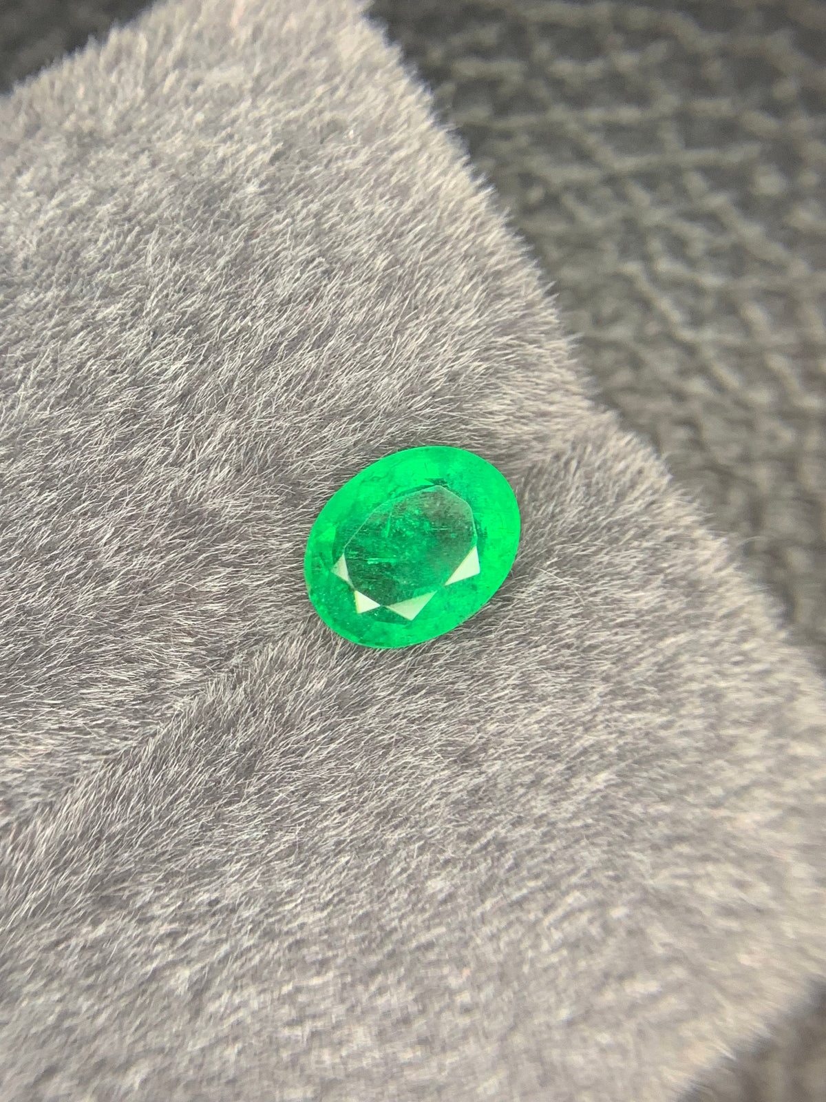 Zambia Emerald Gemstone: Oval Cut, Natural Green, 1.80 CT