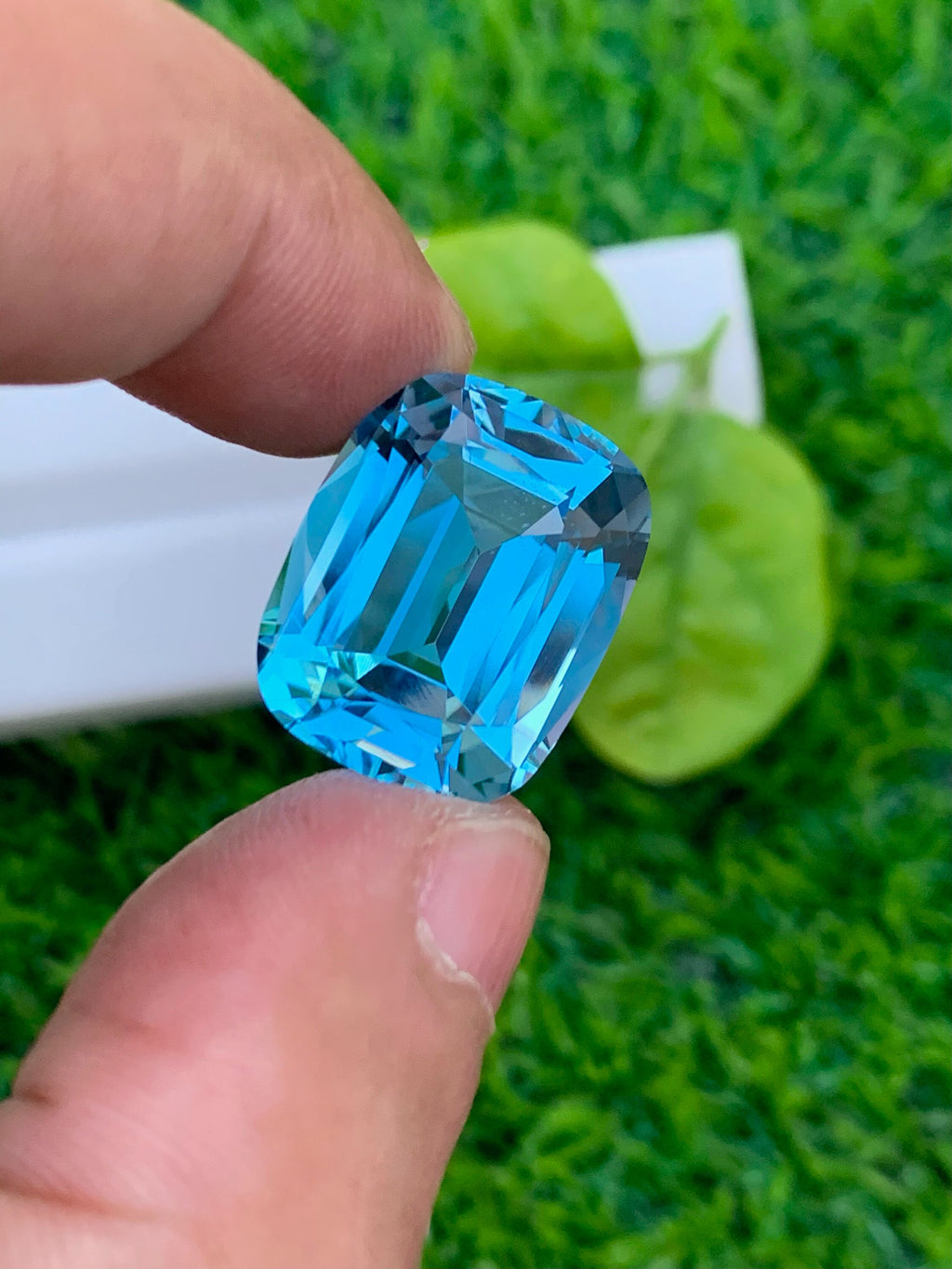 Swiss Blue Topaz Gemstone: 23.40 CT Cushion Cut Stone