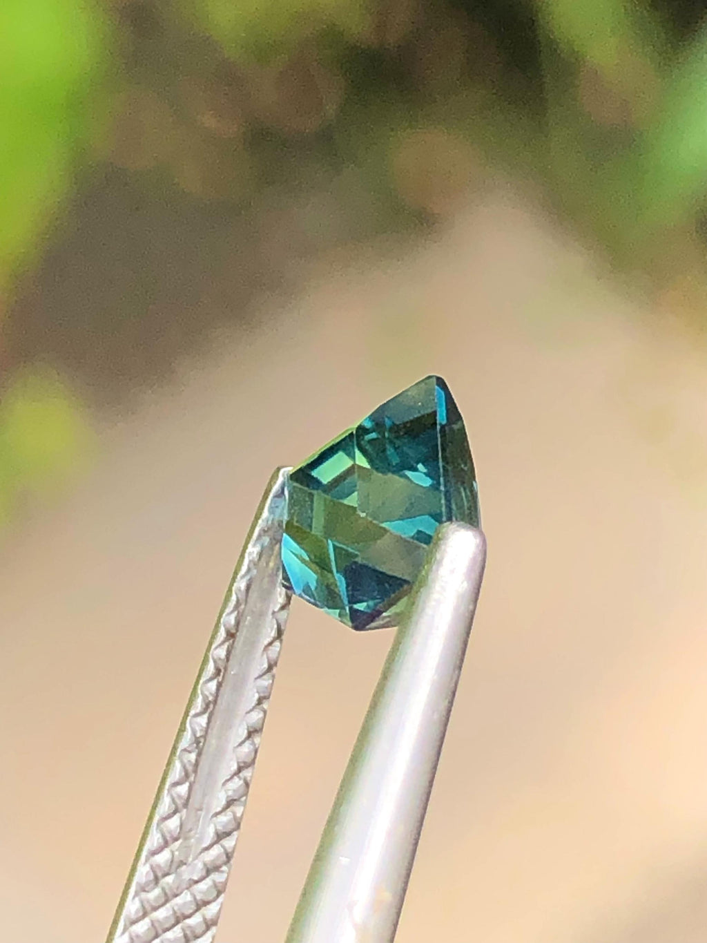 Teal Parti Sapphire 1.00 Carat Oval Cut – 6.80x5.50x3.70mm – Sri Lanka