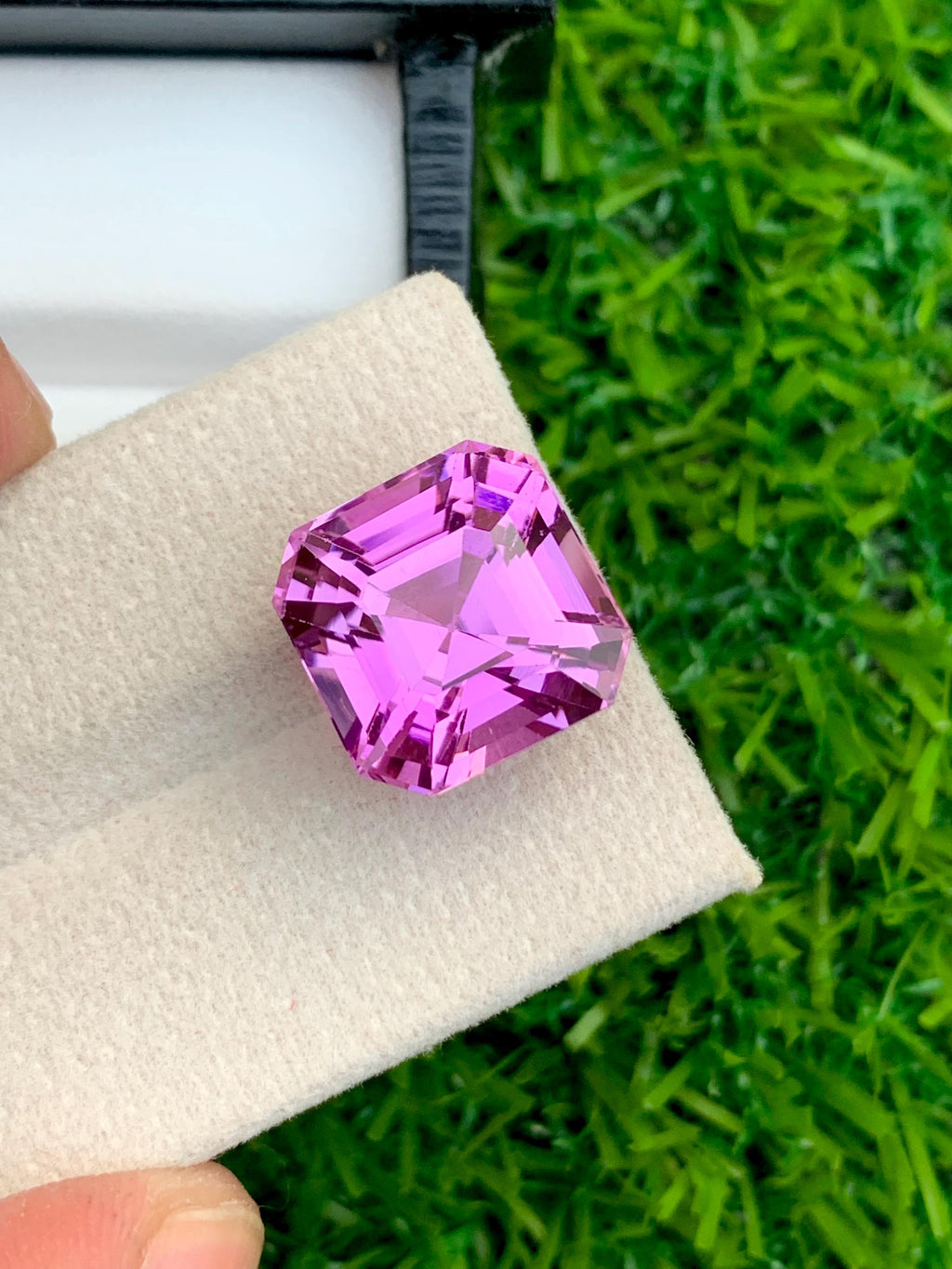 Deep Pink Kunzite Gemstone: 15.40 CT Faceted Ascher Cut Loose Stone