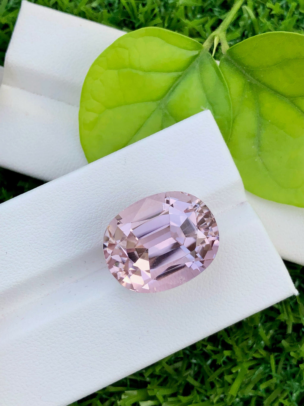 Reddish Pink Kunzite Gemstone: 30.75 CT Faceted Cushion Cut