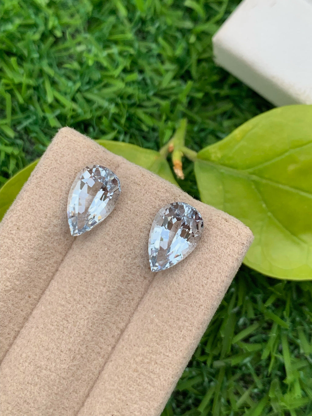 Santa Maria Aquamarine Gemstone Pair: 4.30 CT Pear Cut Beryl