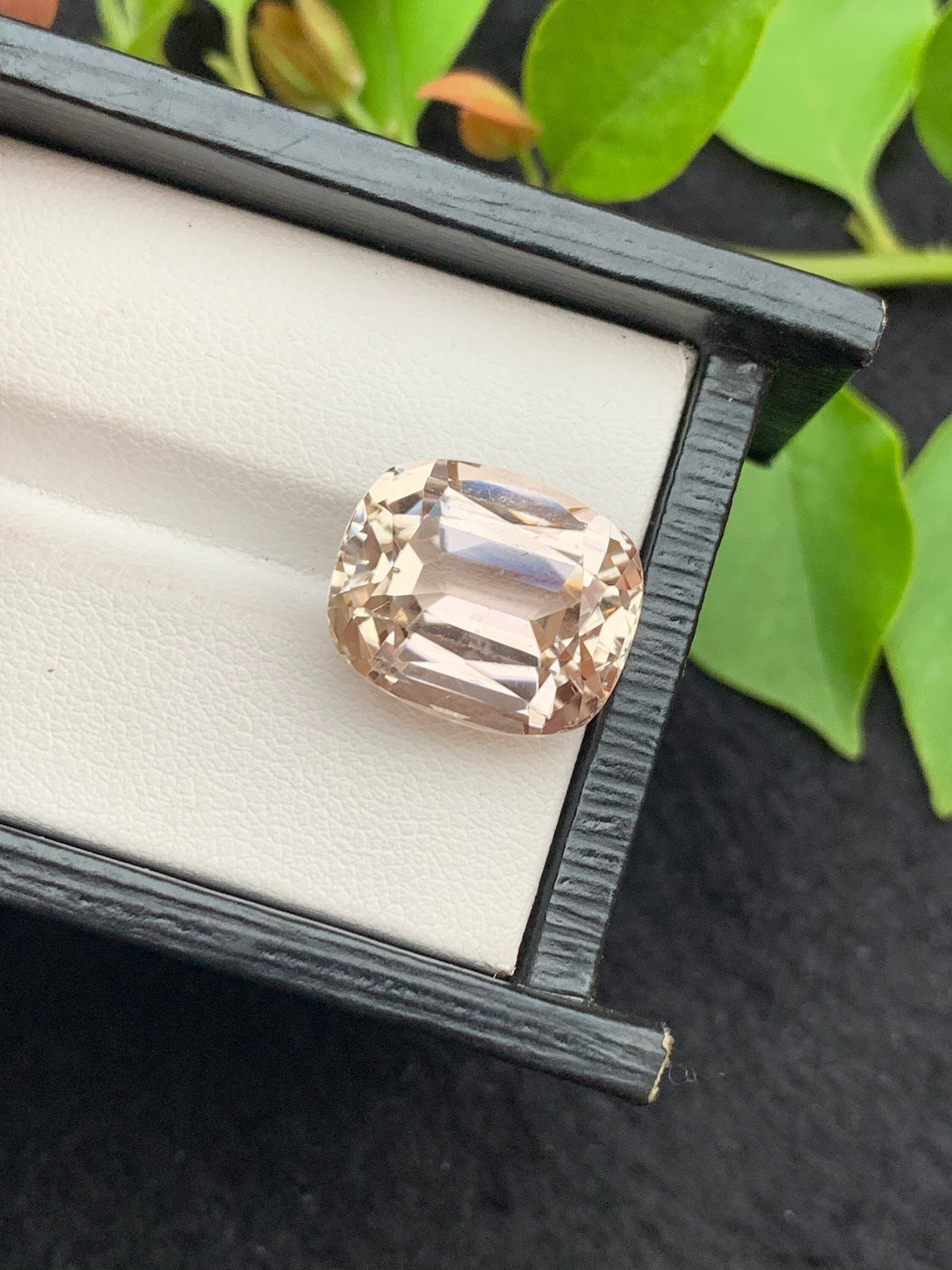 Yellow Kunzite Gemstone: 17.25 Carat Cushion Cut Triphane