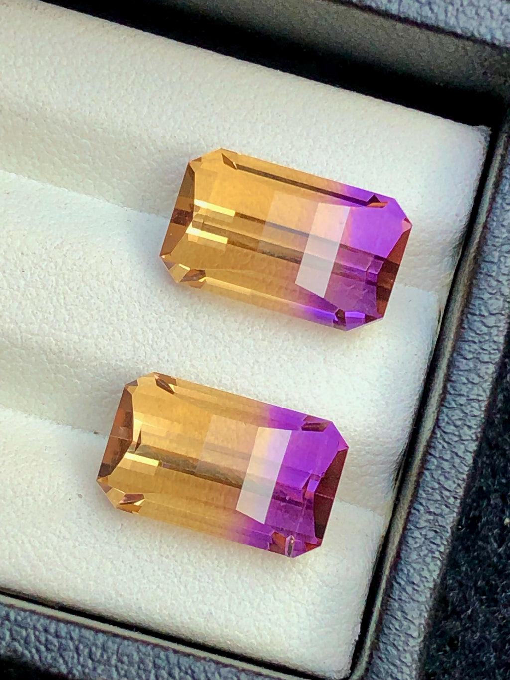 Ametrine 11.85 carat - pixel Cut Bi Color Pair - Brazil