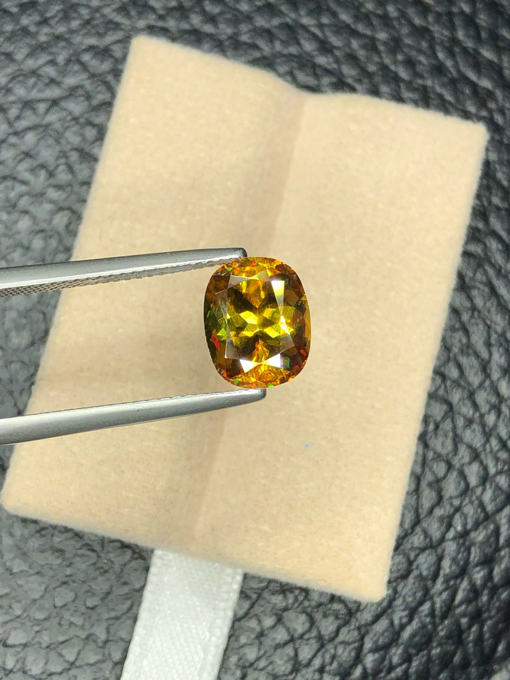 Natural Green Sphene Gemstone: Oval Cut Loose Stone, 3.35 CT