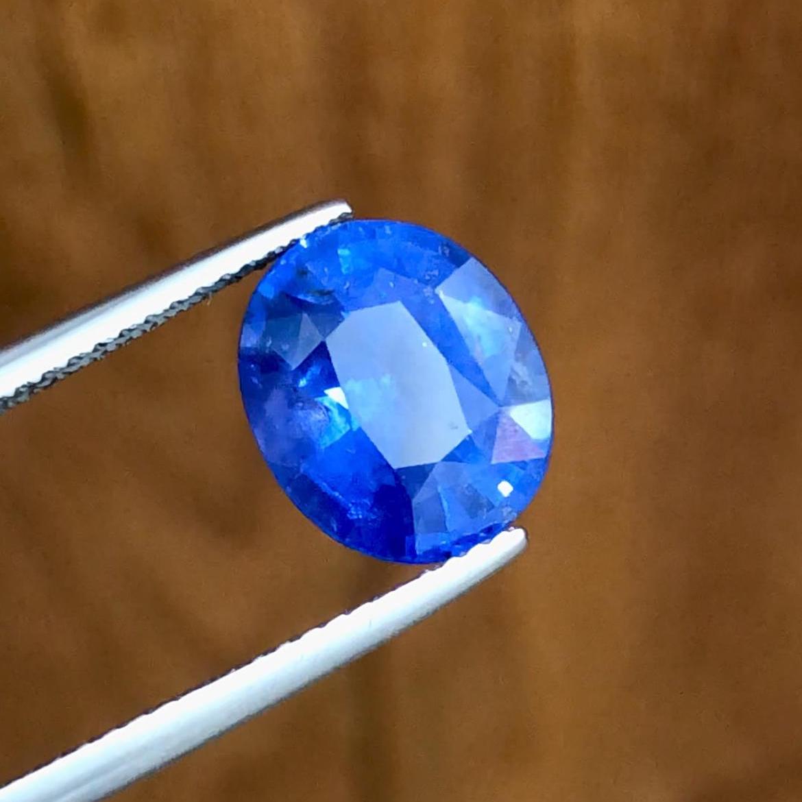 Royal Blue Sapphire 4.40ct Oval Cut