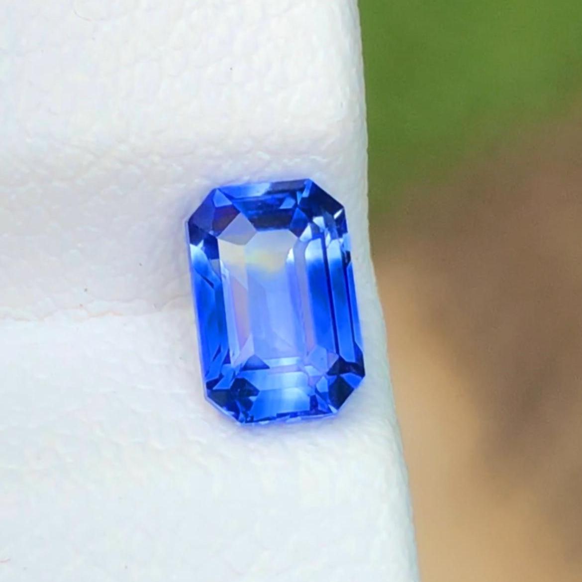 Certified Blue Sapphire 0.94ct Emerald Cut