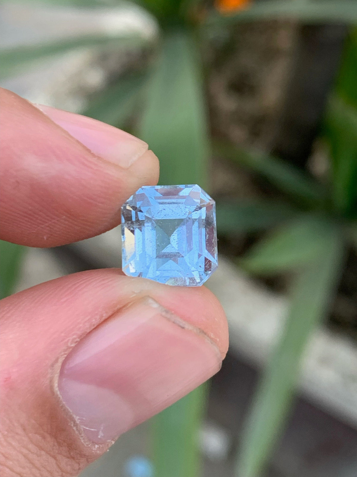 Santa Maria Aquamarine Gem: 5.5 Carat VVS Cornflower Blue Stone