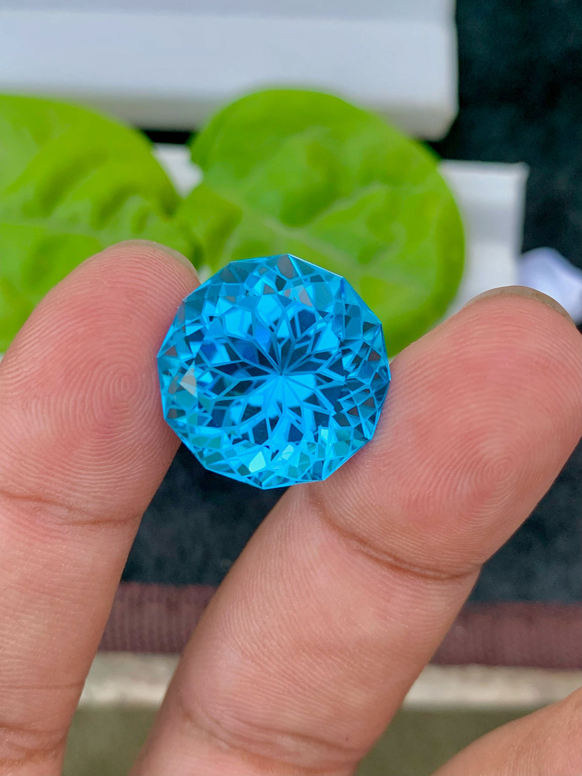 30.25 CT Swiss Blue Topaz Gemstone: Round Faceted Cut Stone