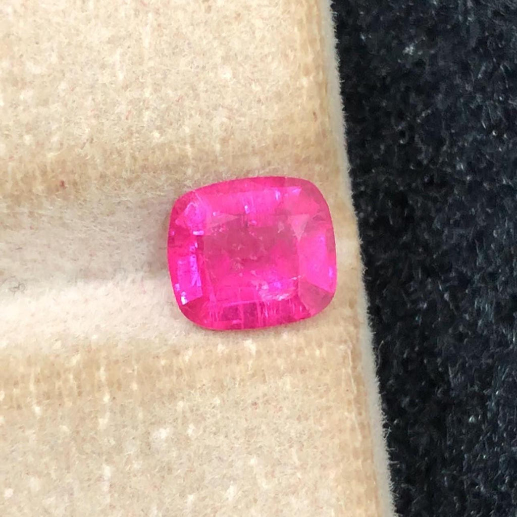 Rubellite 1.00ct Cushion Cut Neon Pink — Afghanistan